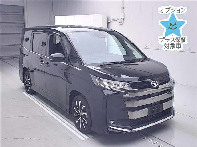 TOYOTA NOAH — фото