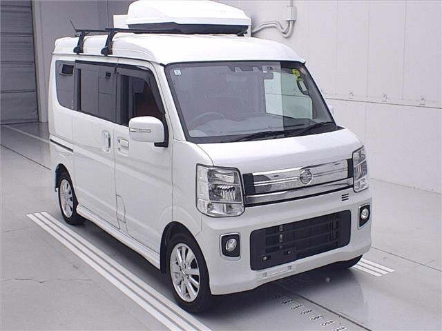 NISSAN CLIPPER — фото