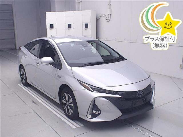TOYOTA PRIUS — фото
