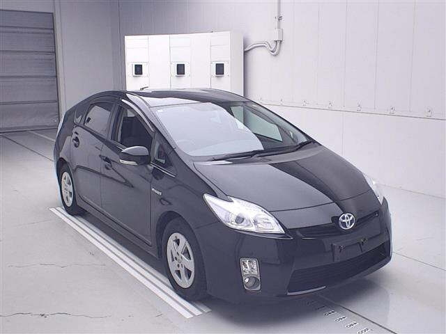 TOYOTA PRIUS — фото