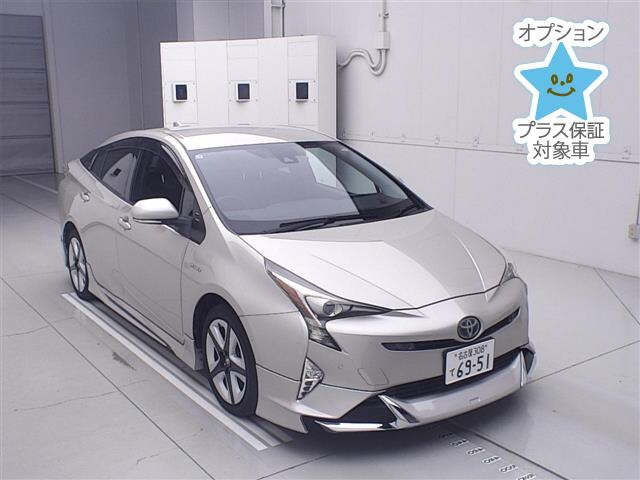 TOYOTA PRIUS — фото