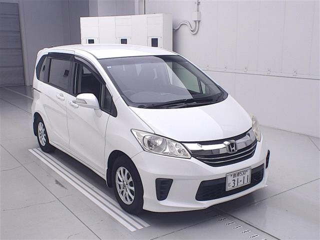 HONDA FREED — фото