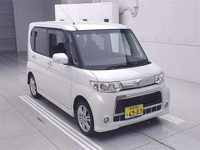 DAIHATSU TANTO — фото
