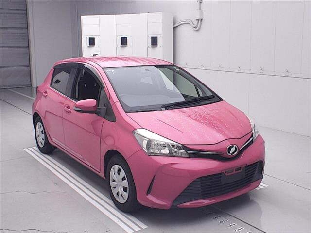TOYOTA VITZ — фото