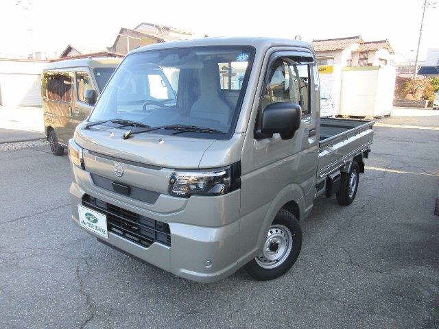 NISSAN CLIPPER — фото