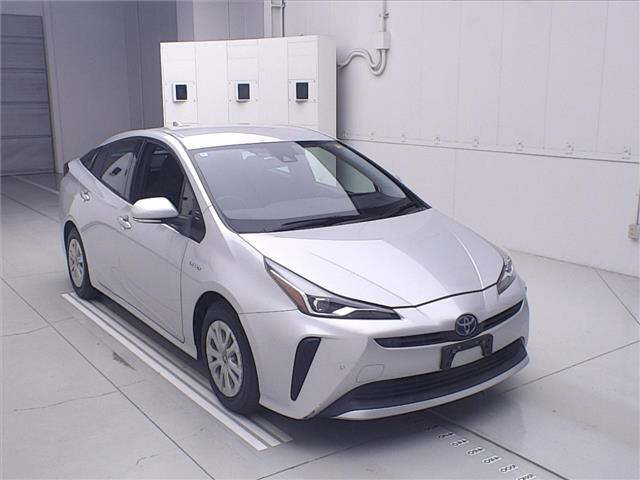 TOYOTA PRIUS — фото