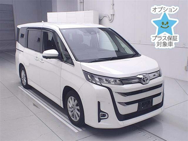 TOYOTA NOAH — фото