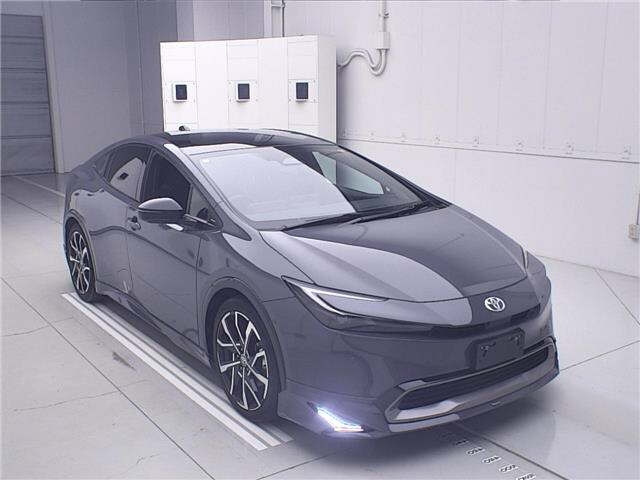 TOYOTA PRIUS — фото