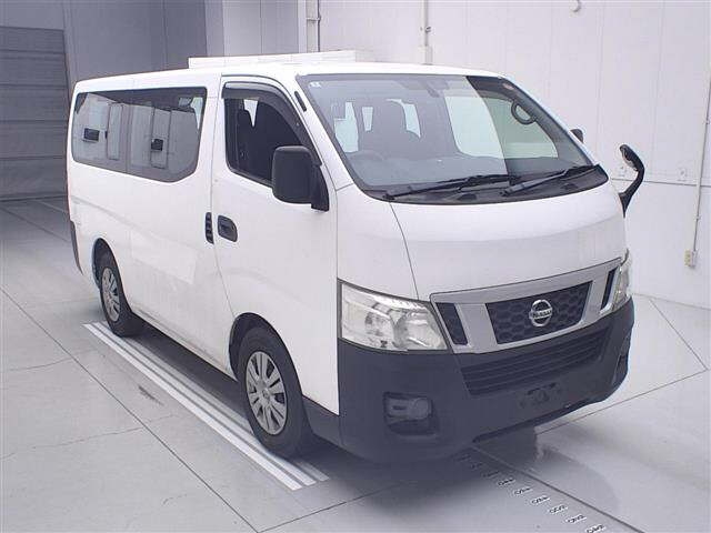 NISSAN CARAVAN — фото