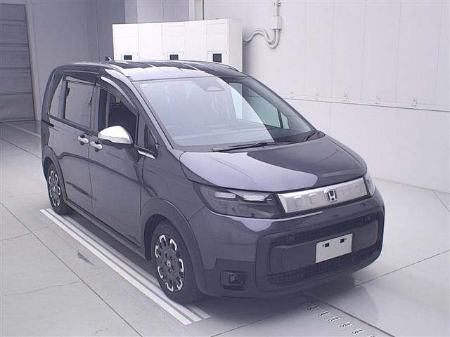 HONDA FREED — фото
