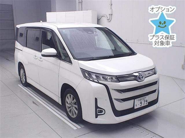 TOYOTA NOAH — фото