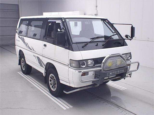 MITSUBISHI DELICA — фото