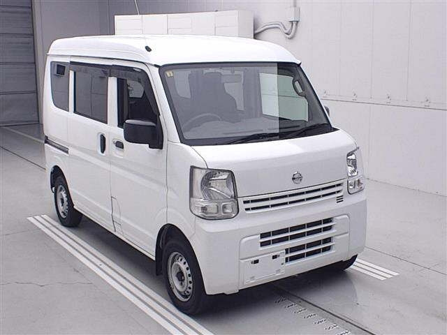 NISSAN CLIPPER — фото