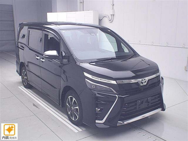 TOYOTA VOXY — фото