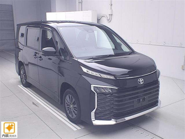 TOYOTA VOXY — фото