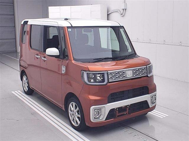 DAIHATSU WAKE — фото