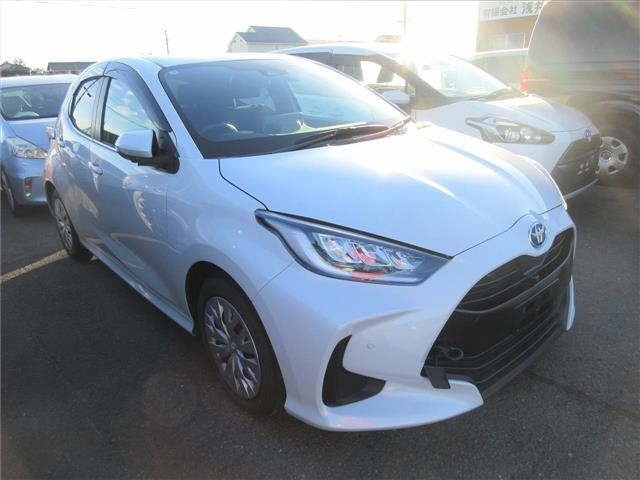 TOYOTA YARIS — фото