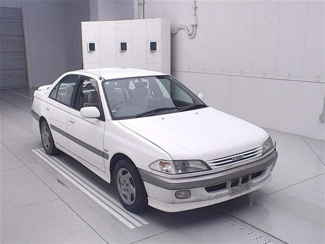TOYOTA CARINA — фото