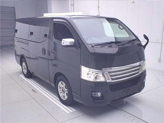 NISSAN CARAVAN — фото