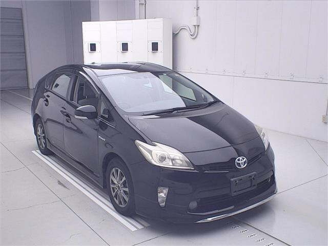 TOYOTA PRIUS — фото