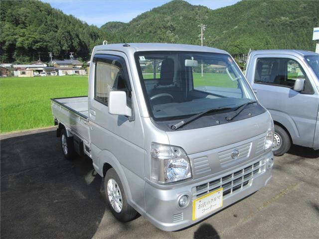 NISSAN CLIPPER — фото