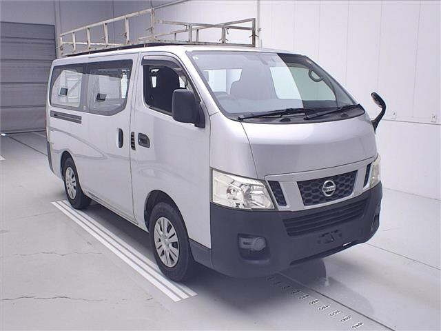 NISSAN CARAVAN — фото