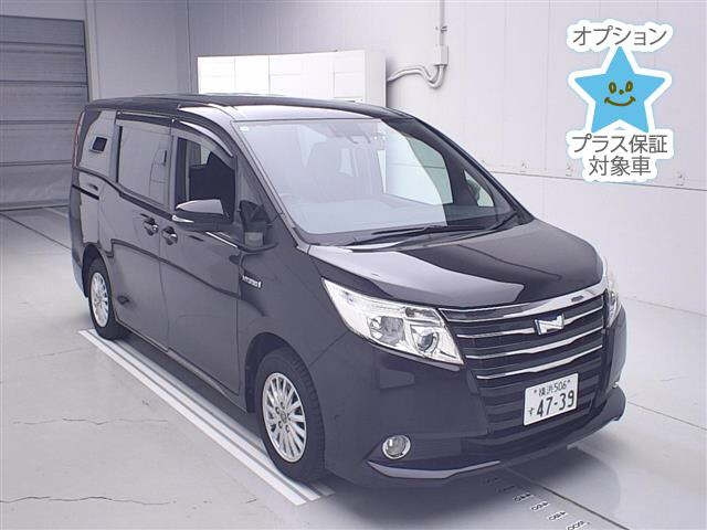 TOYOTA NOAH — фото