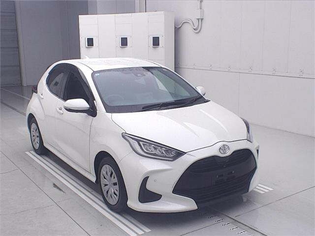 TOYOTA YARIS — фото