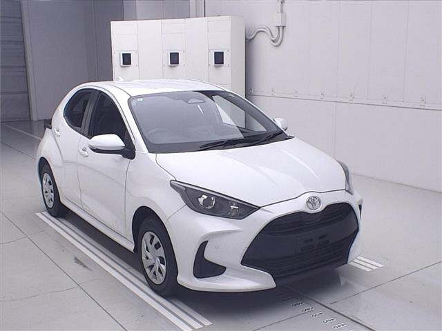 TOYOTA YARIS — фото