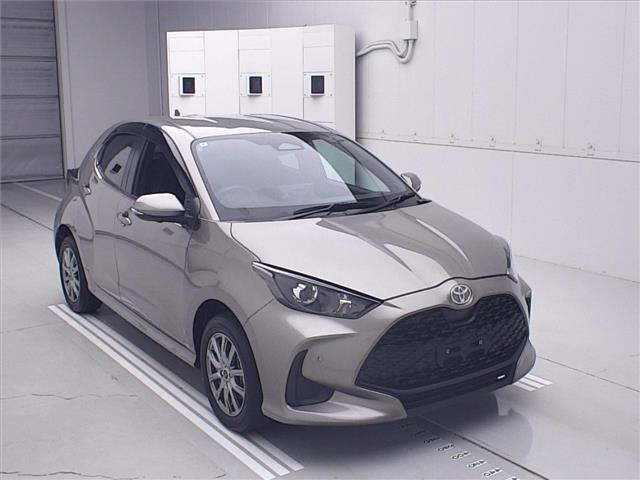 TOYOTA YARIS — фото