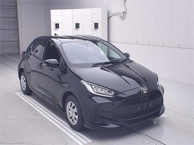 TOYOTA YARIS — фото