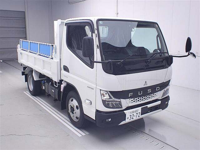 MITSUBISHI CANTER — фото