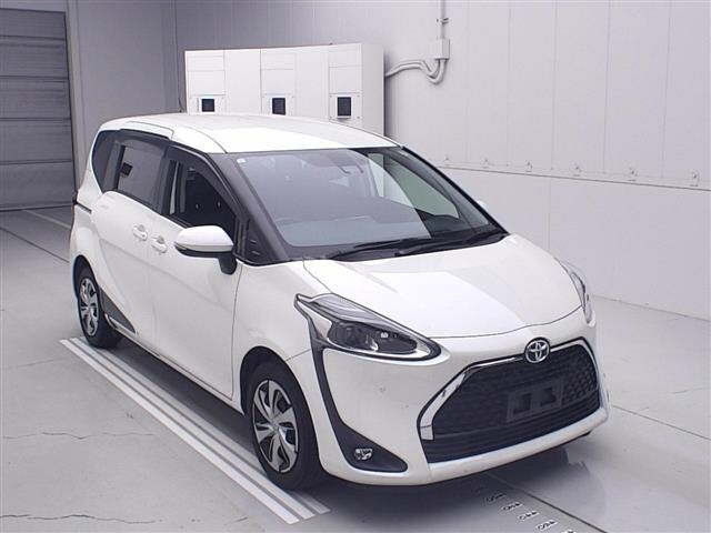 TOYOTA SIENTA — фото