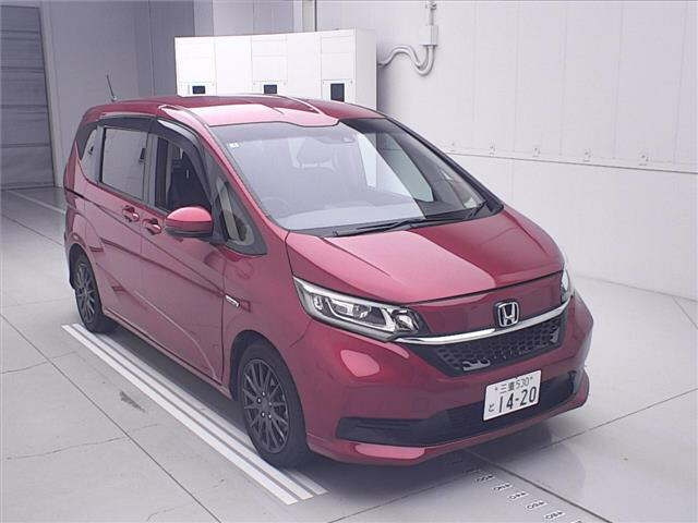 HONDA FREED — фото