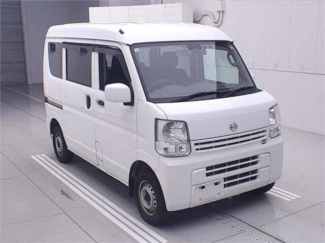 NISSAN CLIPPER — фото