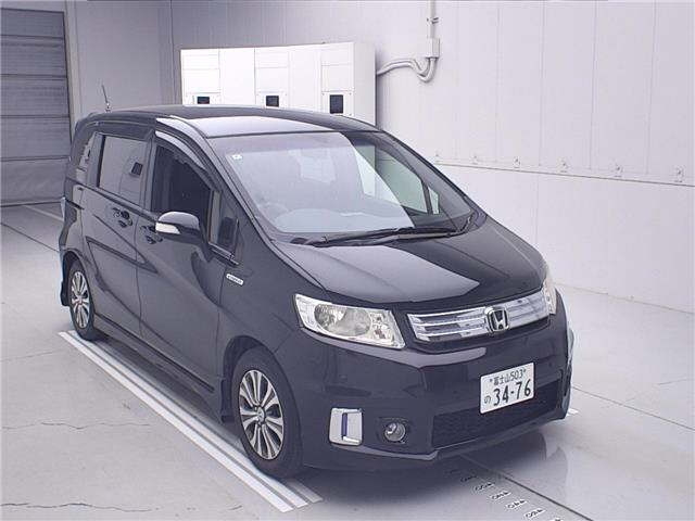 HONDA FREED — фото