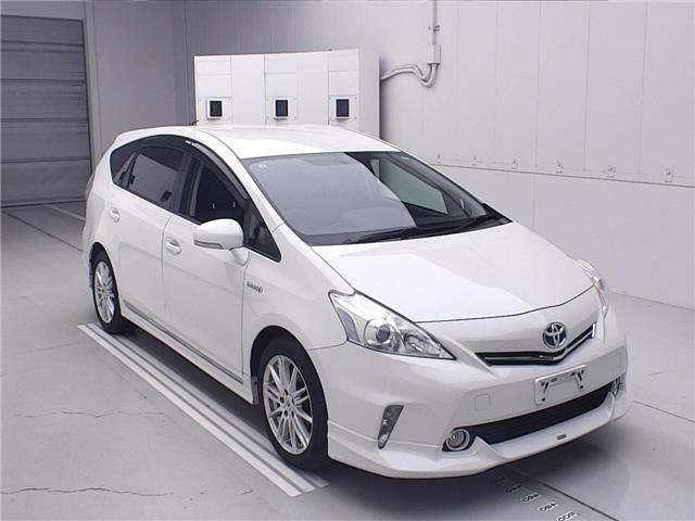 TOYOTA PRIUS — фото