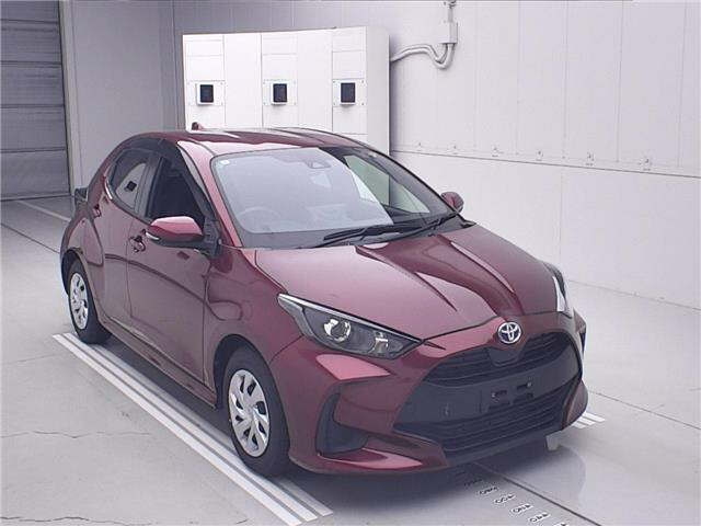TOYOTA YARIS — фото