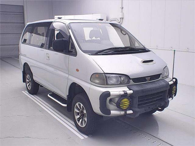 MITSUBISHI DELICA — фото