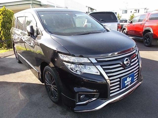 NISSAN ELGRAND — фото