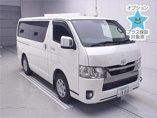 TOYOTA HIACE — фото