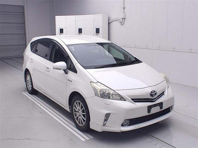 TOYOTA PRIUS — фото