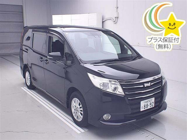 TOYOTA NOAH — фото