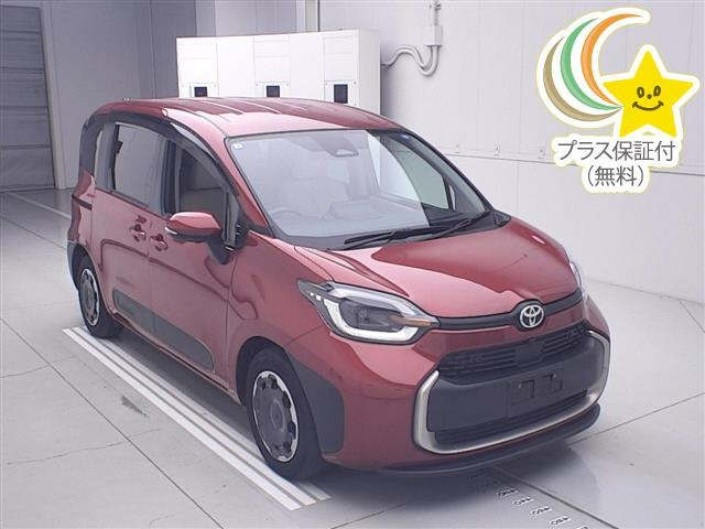 TOYOTA SIENTA — фото