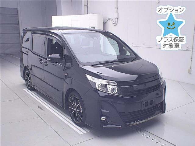 TOYOTA NOAH — фото