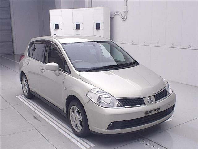 NISSAN TIIDA — фото