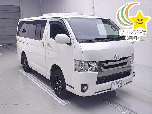 TOYOTA HIACE — фото
