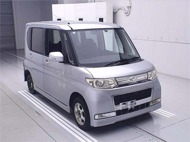 DAIHATSU TANTO — фото