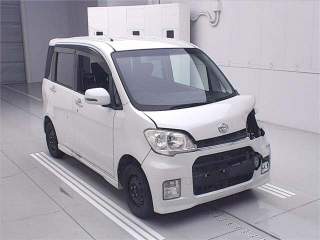 DAIHATSU TANTO — фото