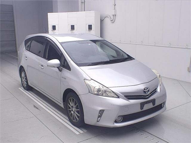 TOYOTA PRIUS — фото